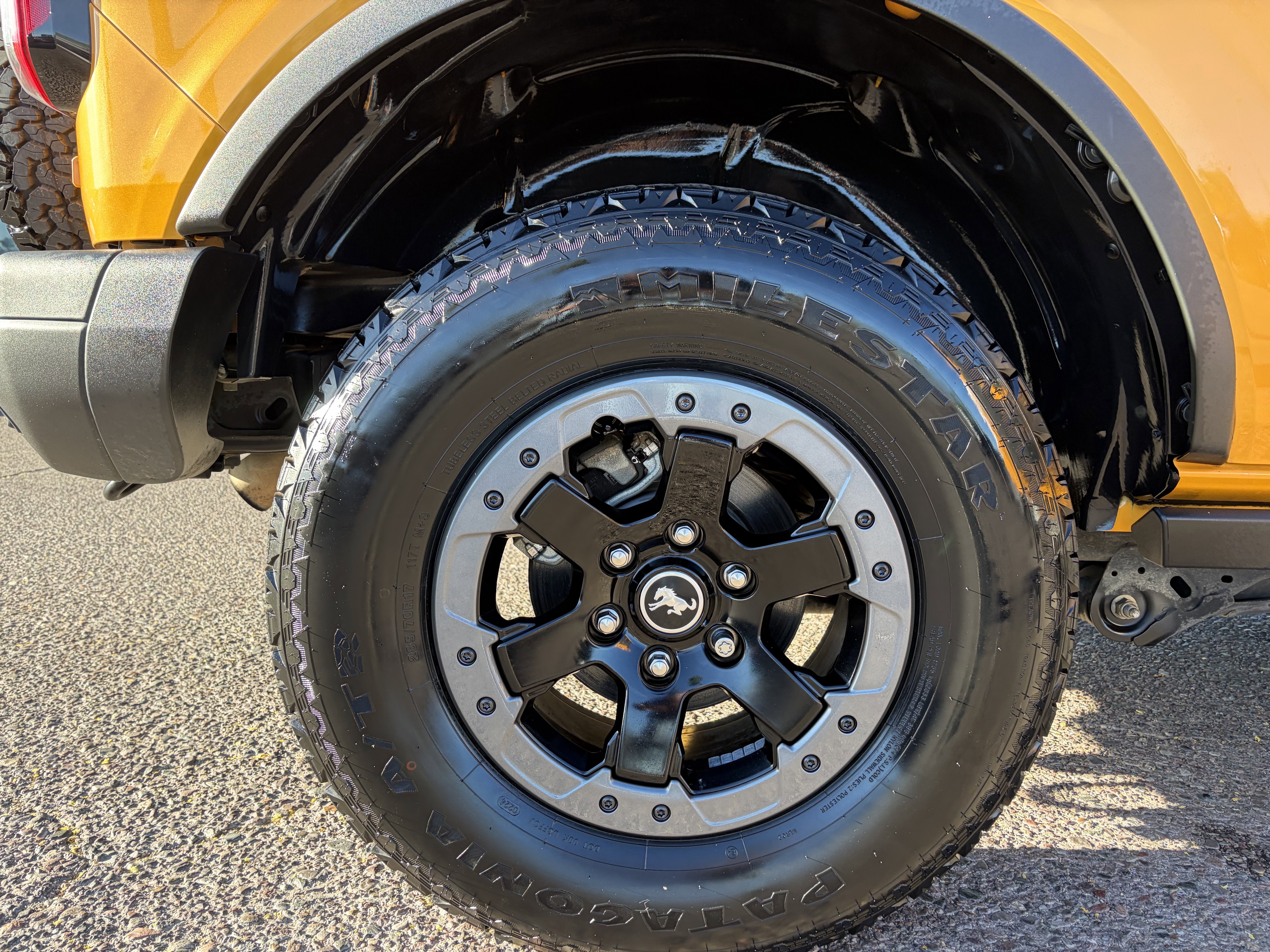 Used 2021 Ford Bronco Badlands image 9