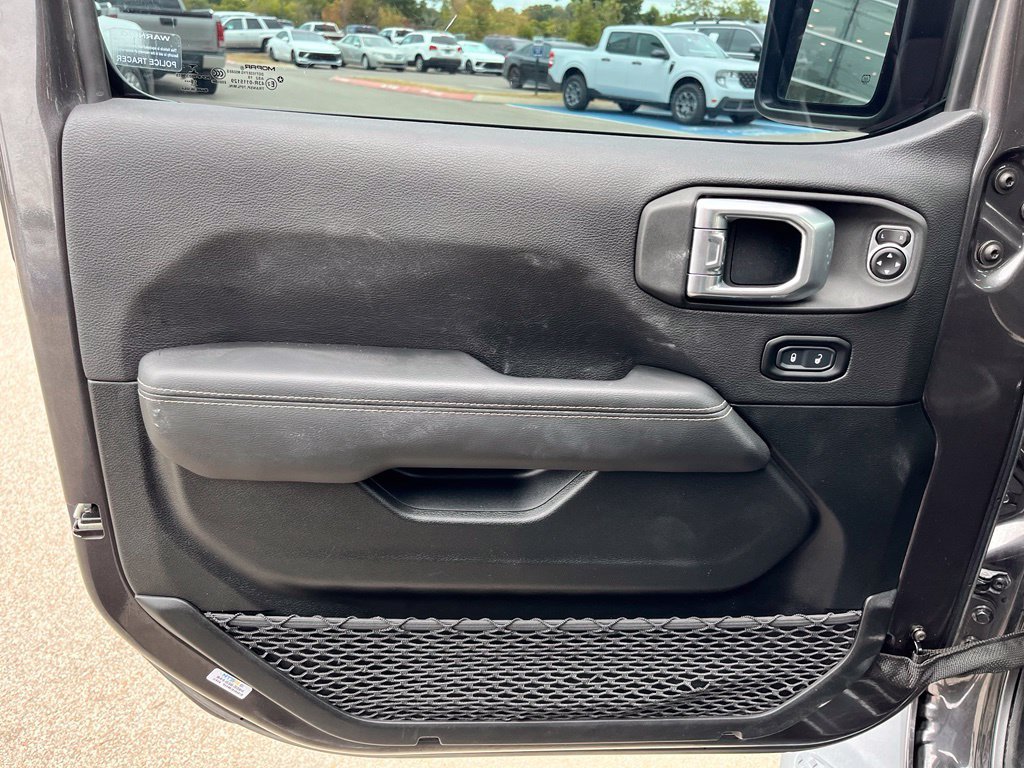 Used 2020 Jeep Gladiator Overland AWD/4WD image 19