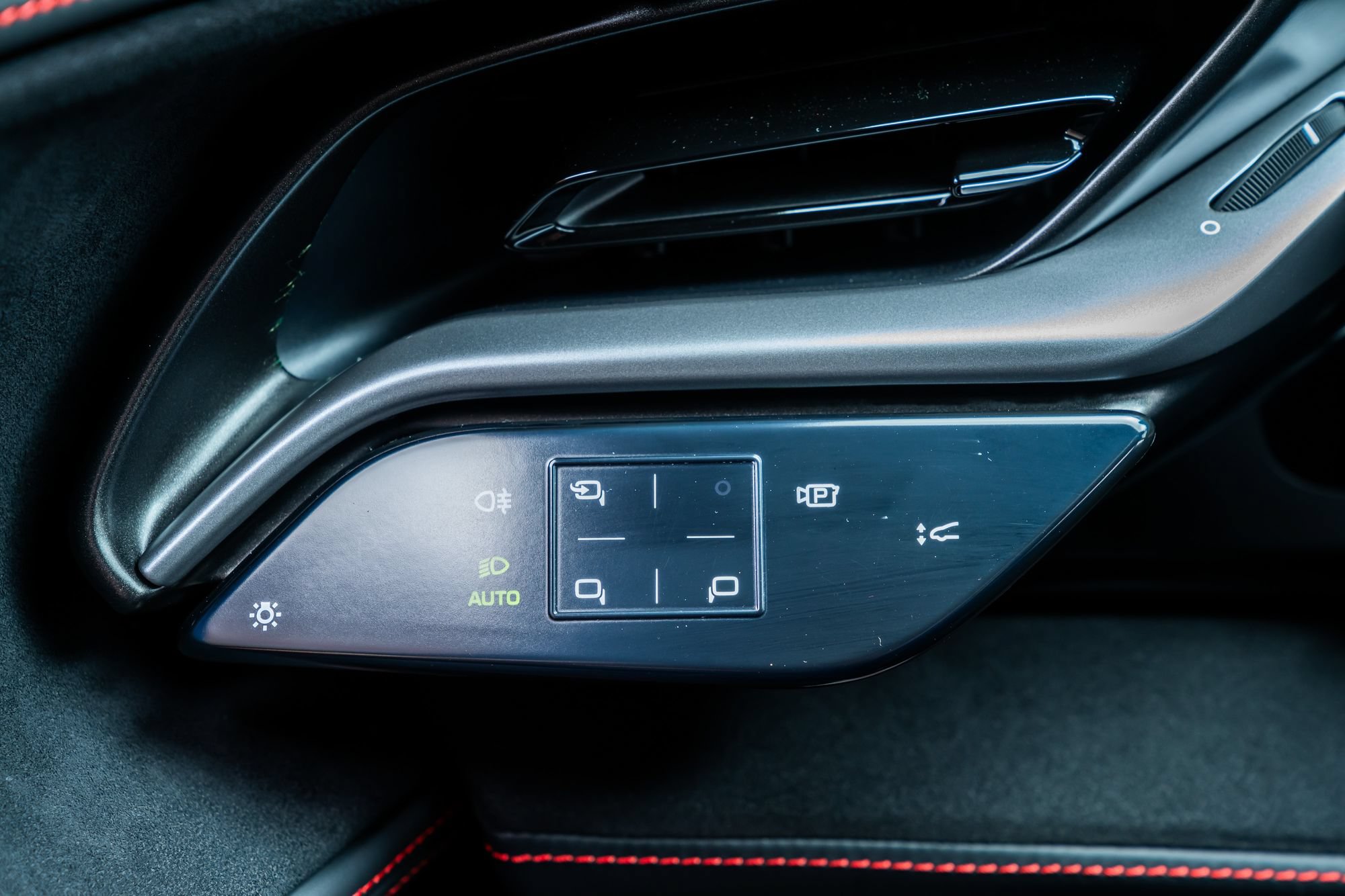 Used 2022 Ferrari SF90 Stradale AWD/4WD image 21