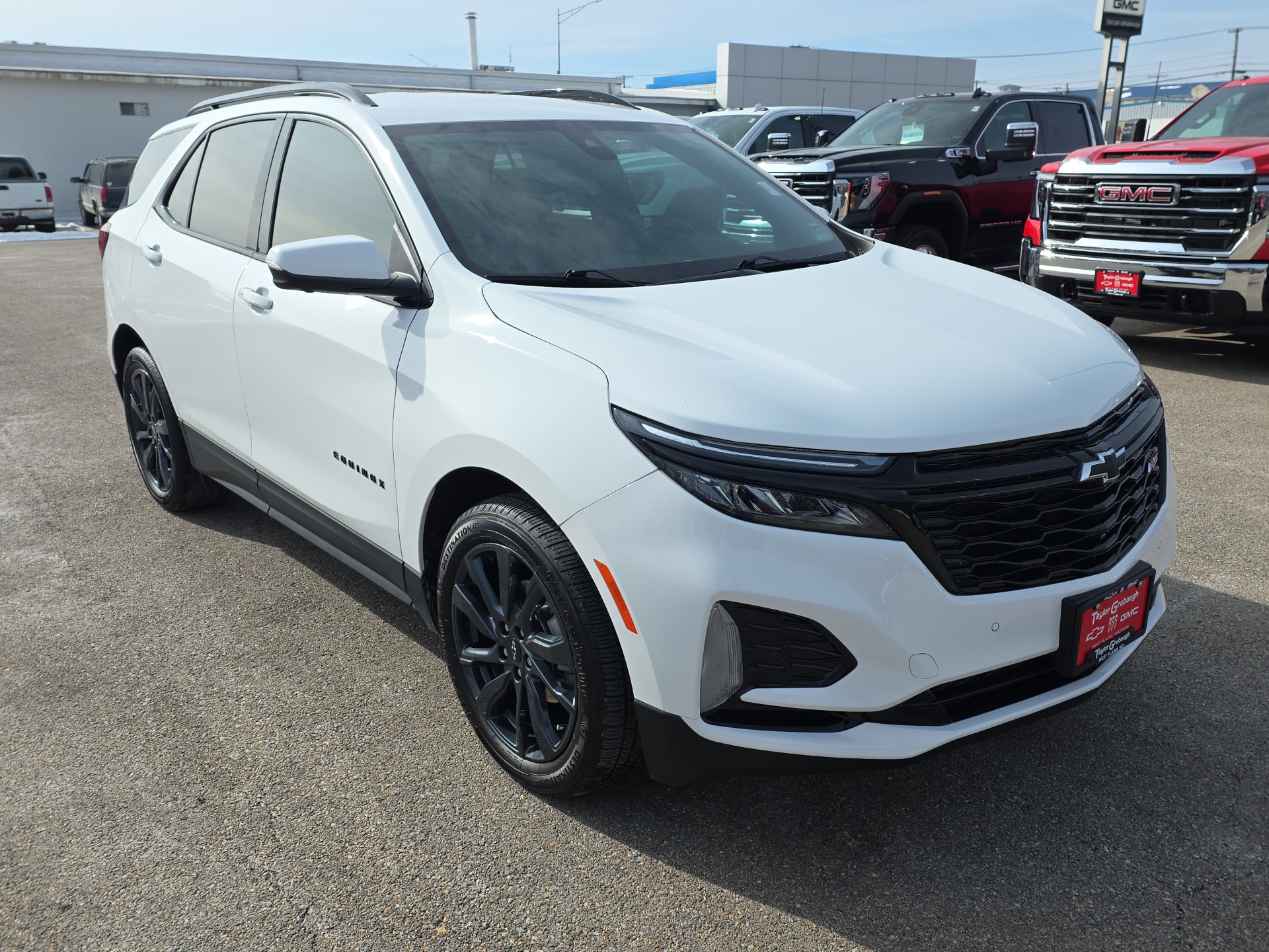 Used 2024 Chevrolet Equinox RS w/ RS Leather Package image 3