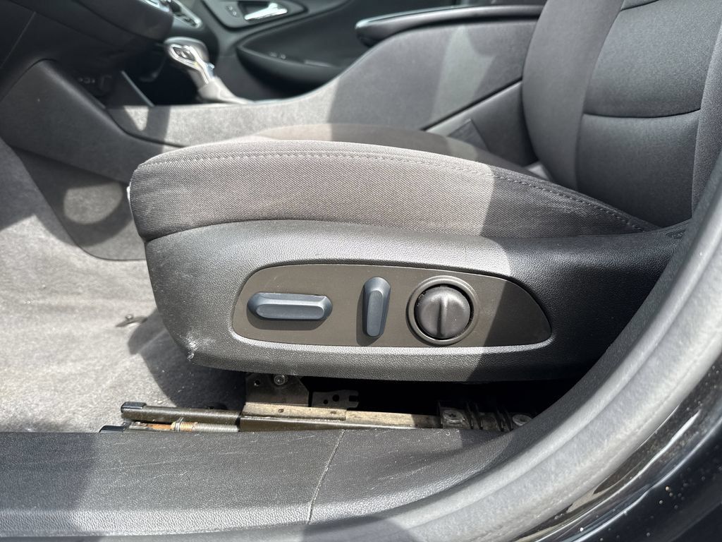 Used 2023 Chevrolet Malibu LT FWD image 14
