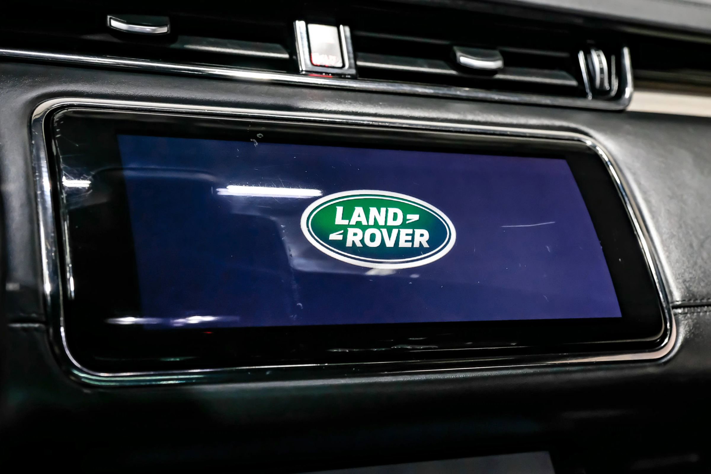 Used 2020 Land Rover Range Rover Evoque R-Dynamic SE image 41