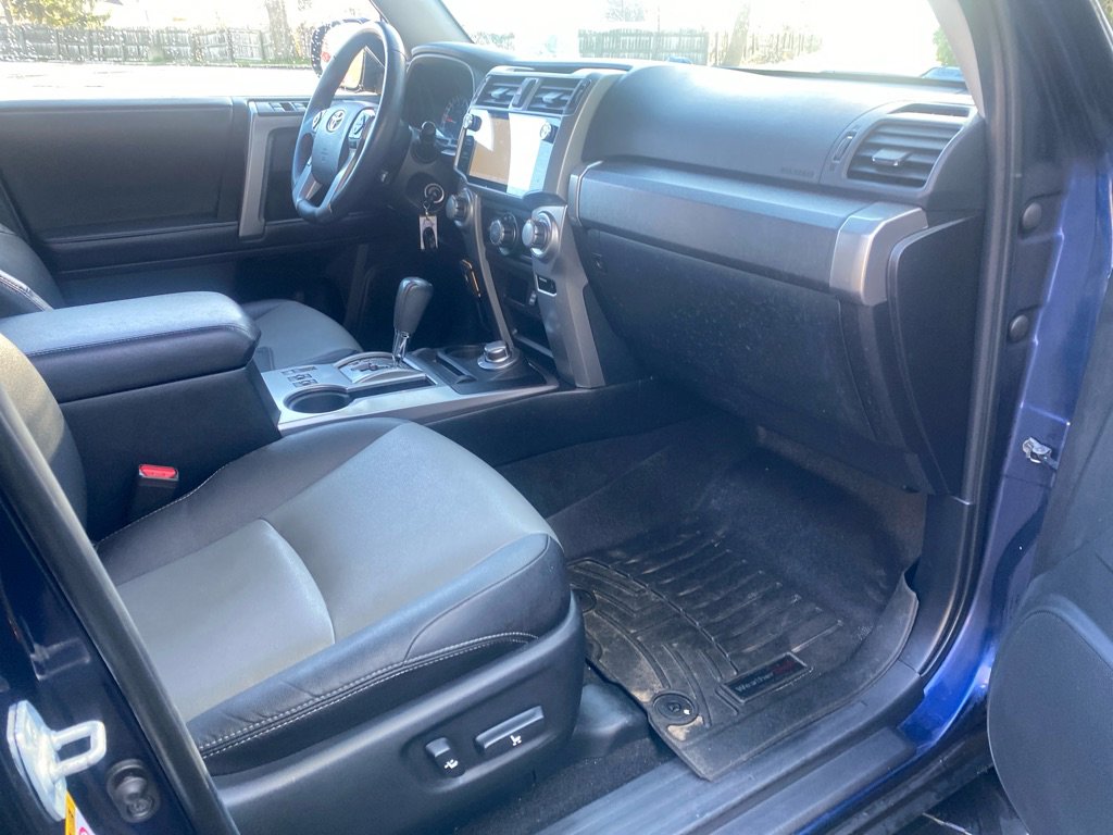 Used 2017 Toyota 4Runner SR5 Premium AWD/4WD image 25