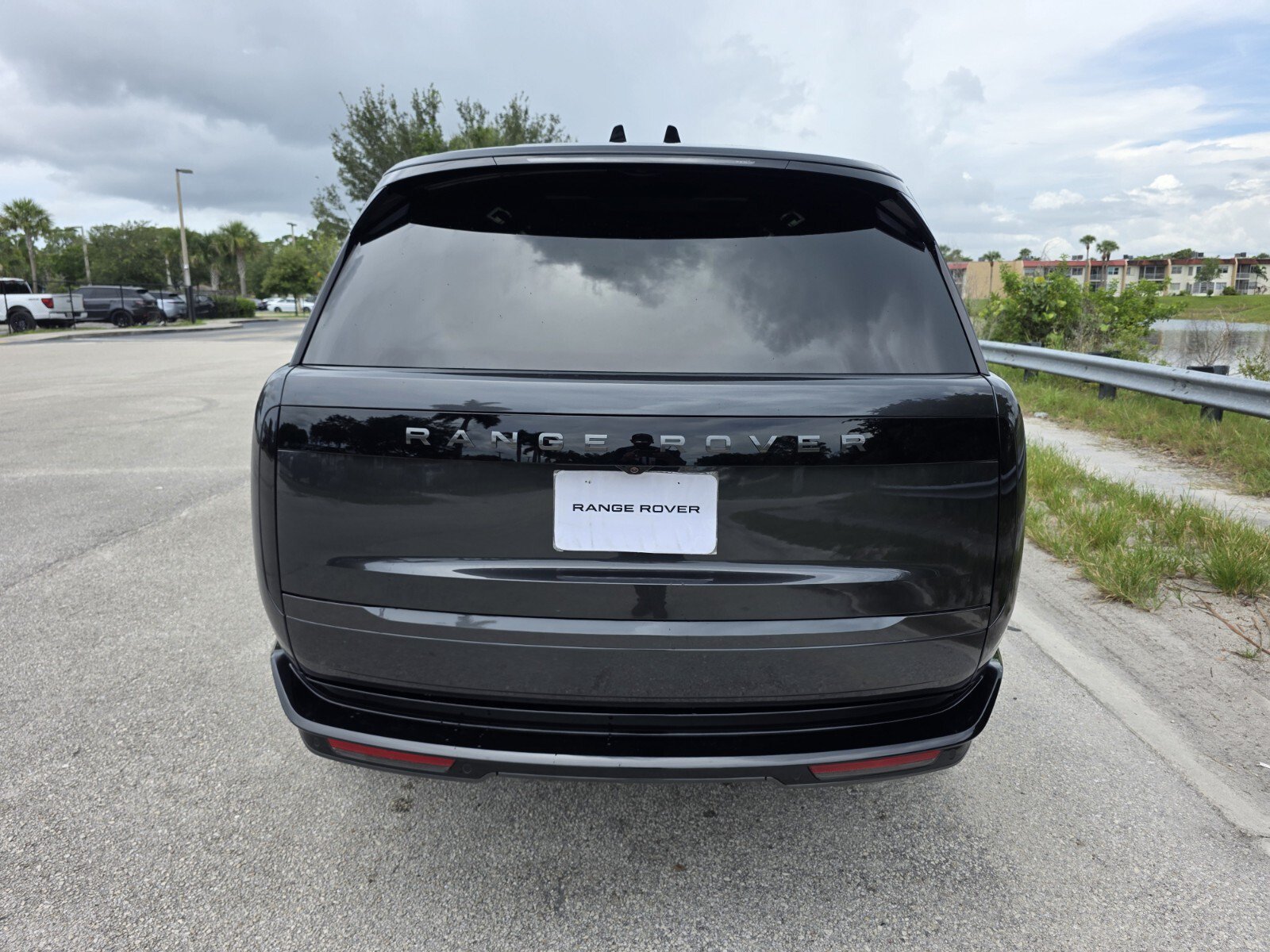 New 2026 Land Rover Range Rover Long Wheelbase SE AWD/4WD image 6