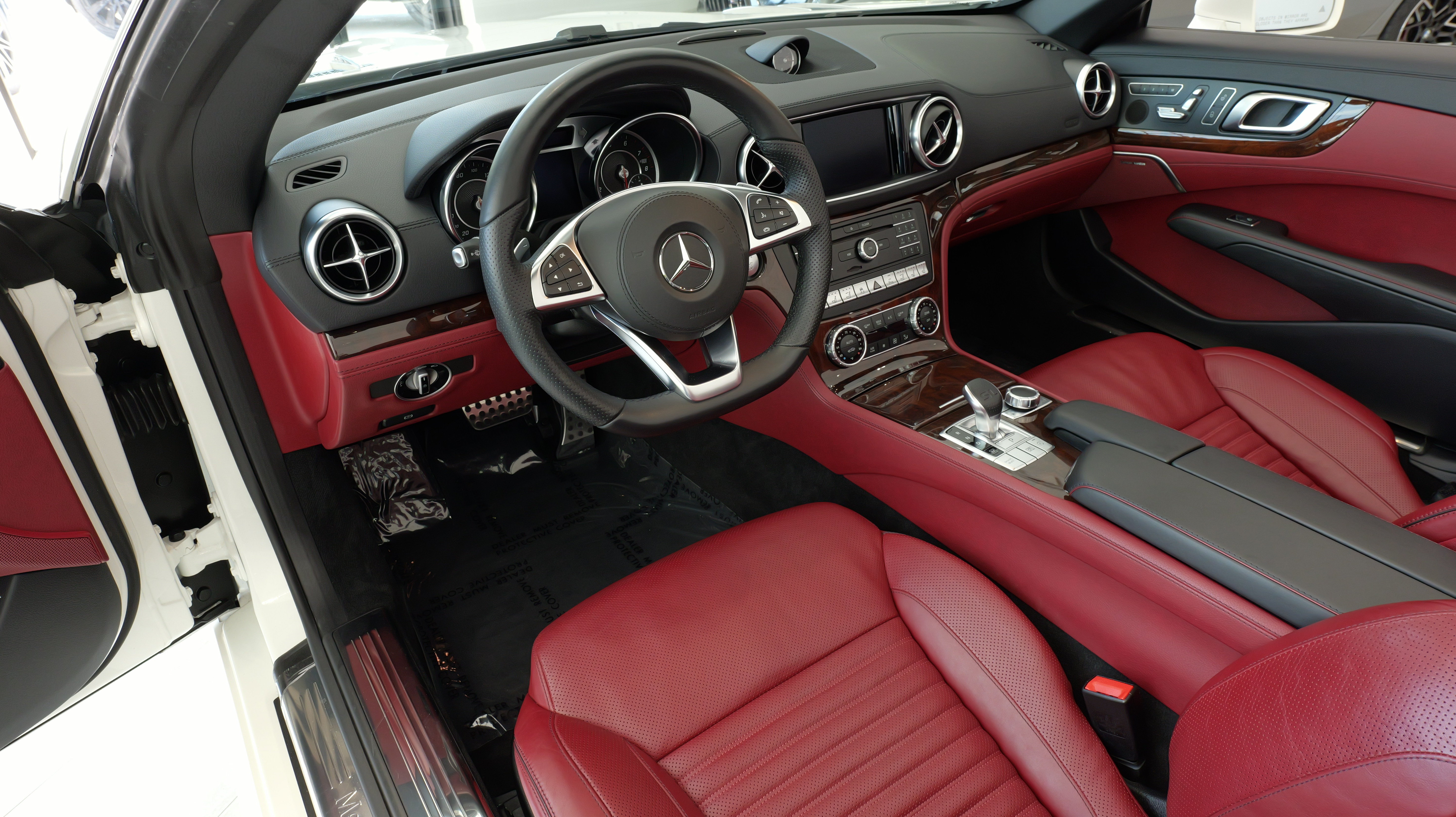Used 2018 Mercedes-Benz SL 550 image 27