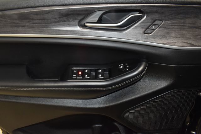 Used 2023 Jeep Grand Cherokee Limited image 28