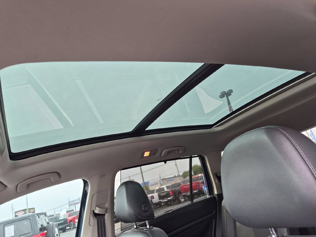 Used 2020 Volkswagen Atlas SE w/ Panoramic Sunroof Package FWD image 13