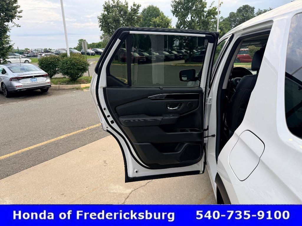Certified 2025 Honda Pilot EX-L image 16