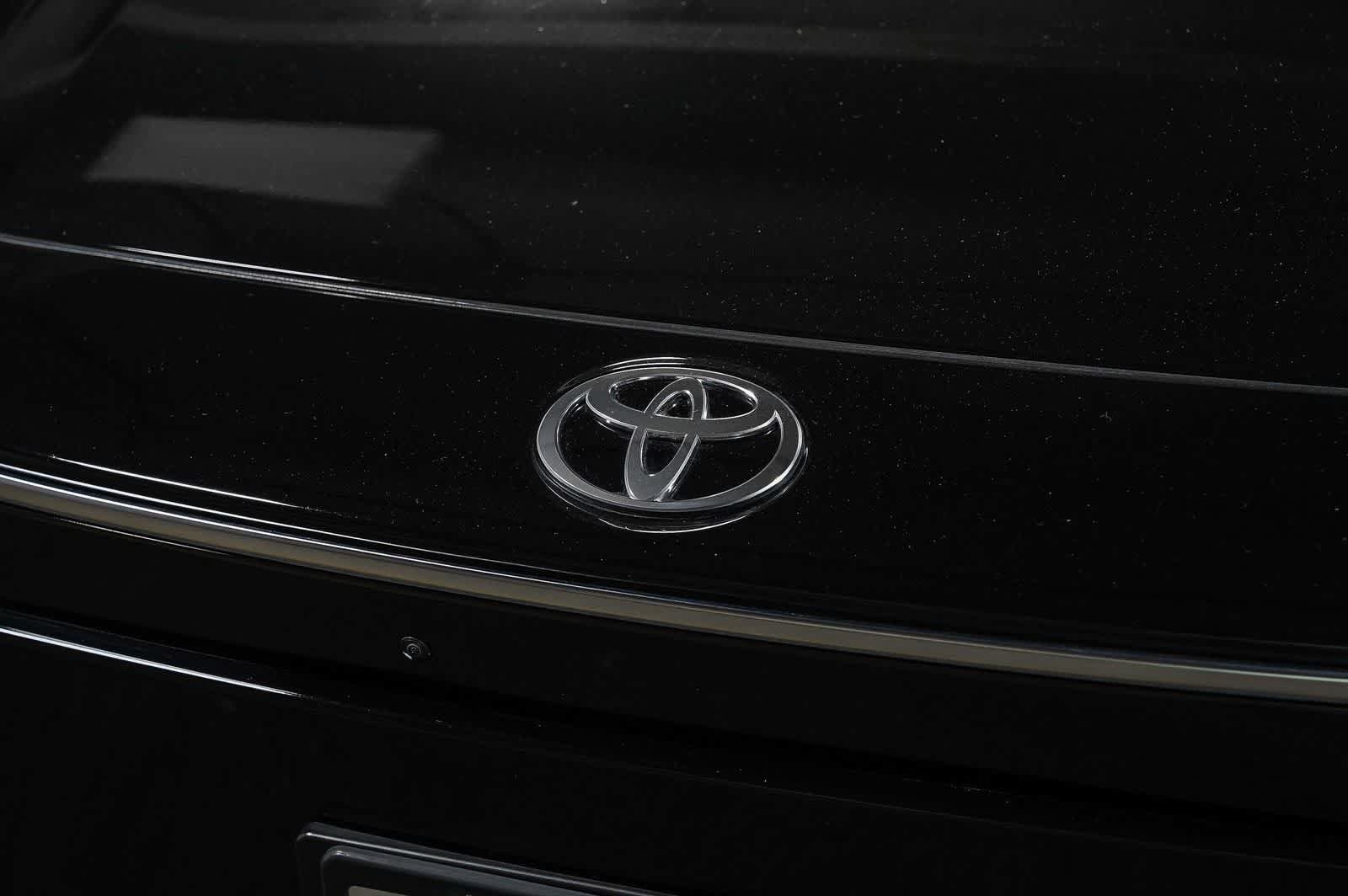 Certified 2023 Toyota bZ4X AWD w/ Weather Package image 9