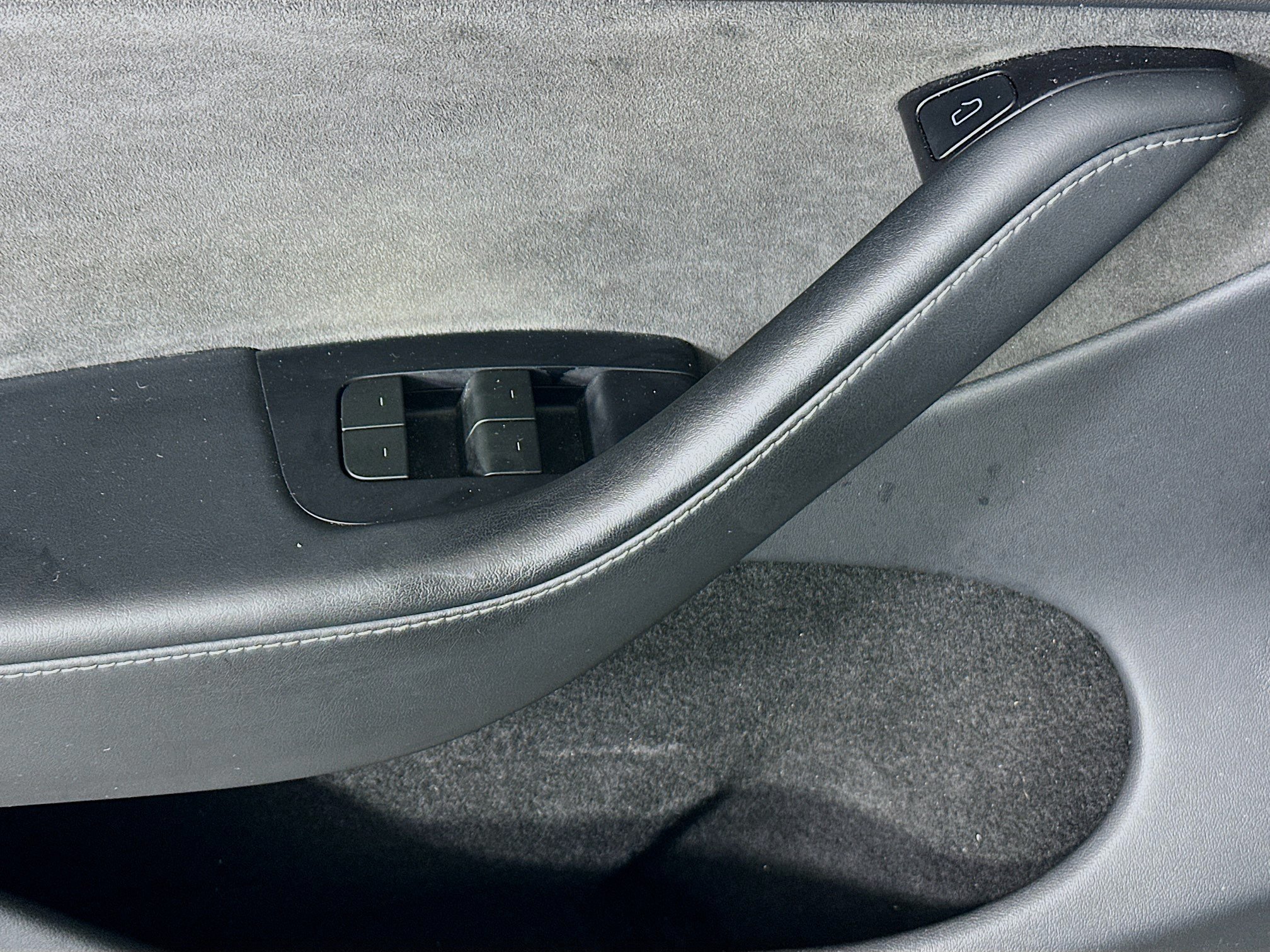 Used 2024 Tesla Model Y Long Range AWD/4WD image 14
