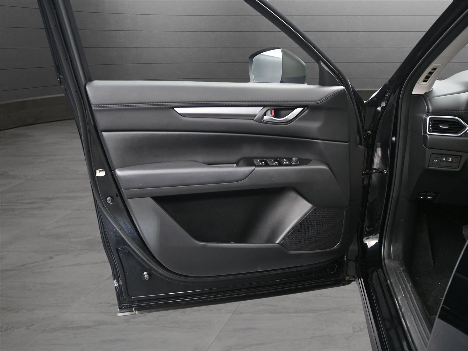 Used 2023 MAZDA CX-5 AWD 2.5 S w/ Preferred Package image 7