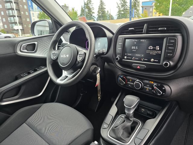 Certified 2025 Kia Soul LX w/ LX Technology Package FWD image 12