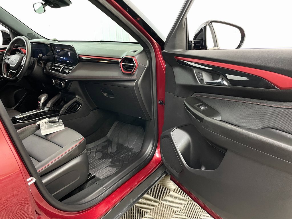 Certified 2024 Chevrolet TrailBlazer RS w/ Driver Confidence Package image 35