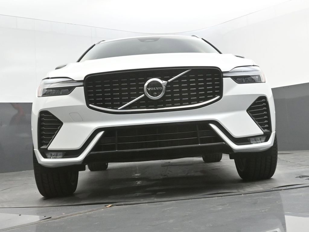Certified 2024 Volvo XC60 B5 Ultimate w/ Protection Package Premier image 38