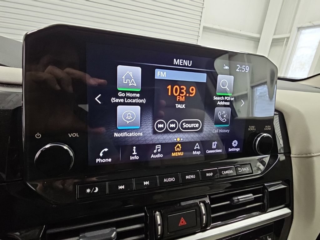 Used 2025 Nissan Pathfinder SL FWD image 14