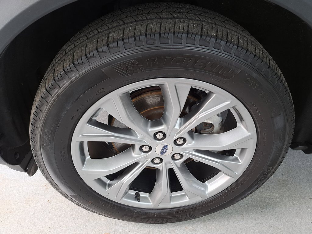 Used 2022 Ford Explorer Limited image 40