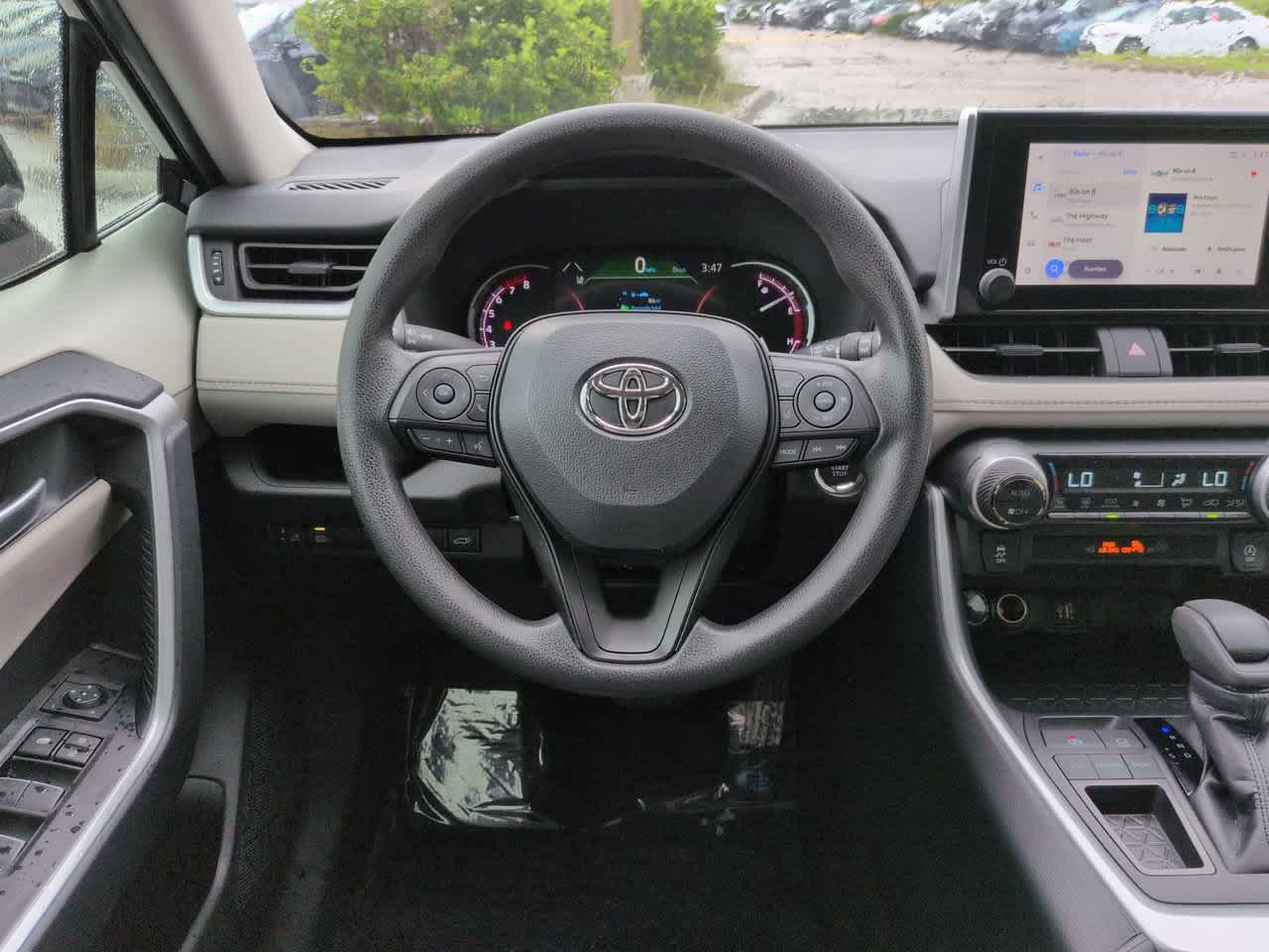 Used 2025 Toyota RAV4 XLE w/ Convenience Package FWD image 15