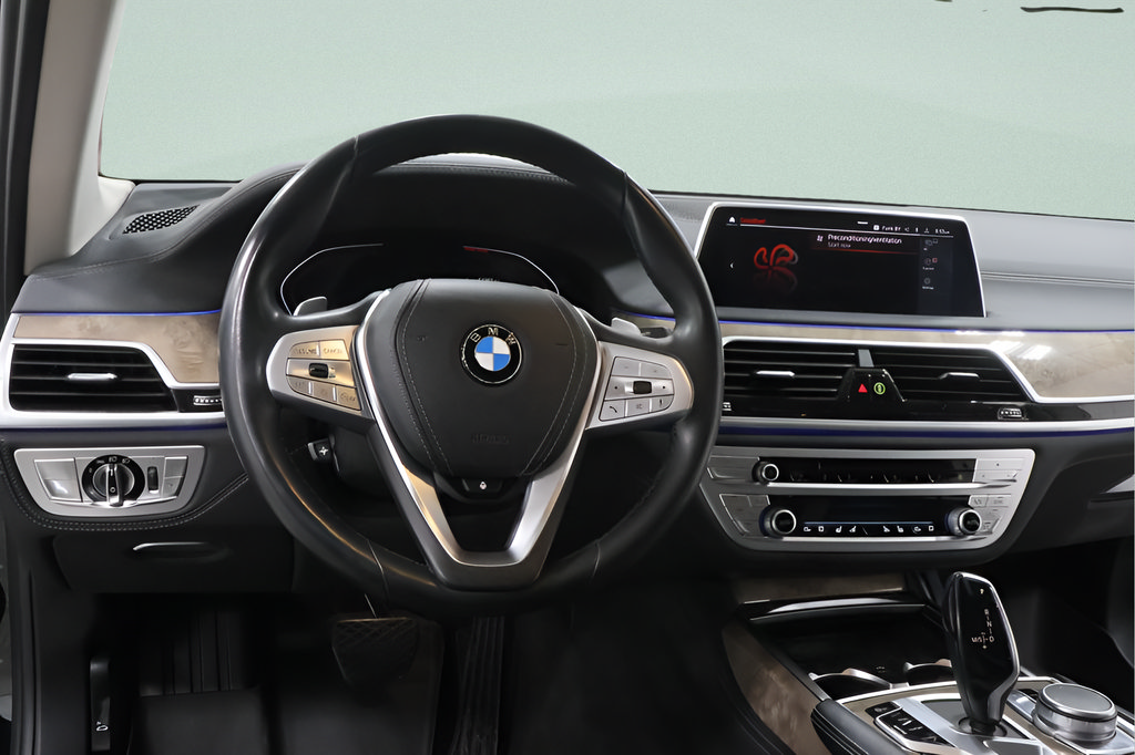 Used 2020 BMW 740i xDrive w/ Premium Package AWD/4WD image 9