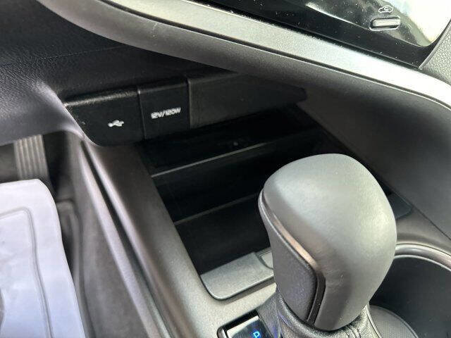 Used 2021 Toyota Camry SE w/ Cold Weather Package image 24