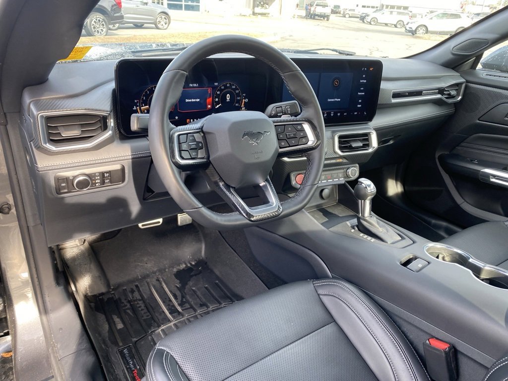 Used 2025 Ford Mustang GT Premium image 12