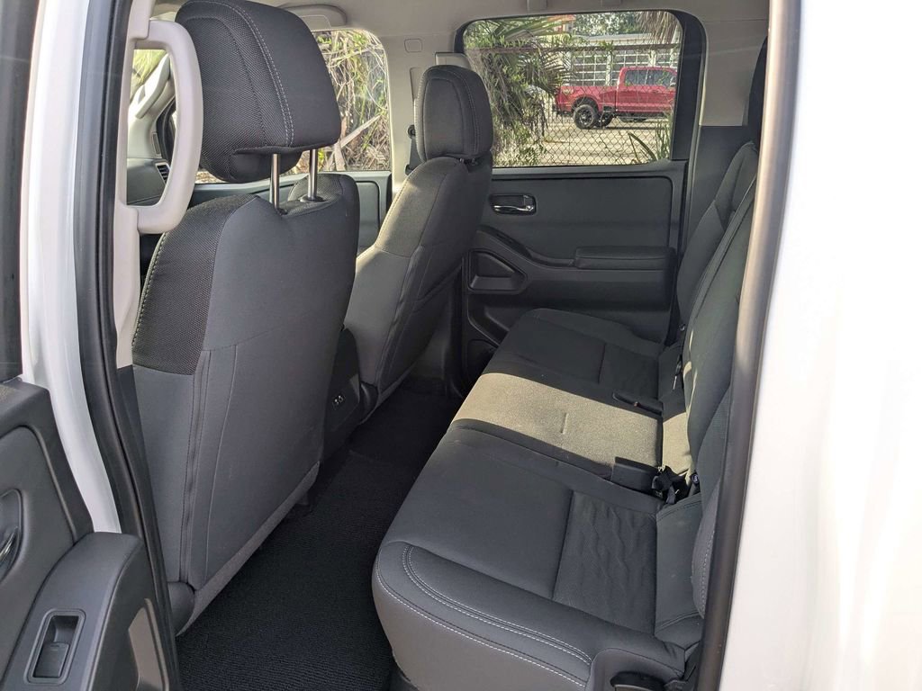 Used 2024 Nissan Frontier SV RWD image 14