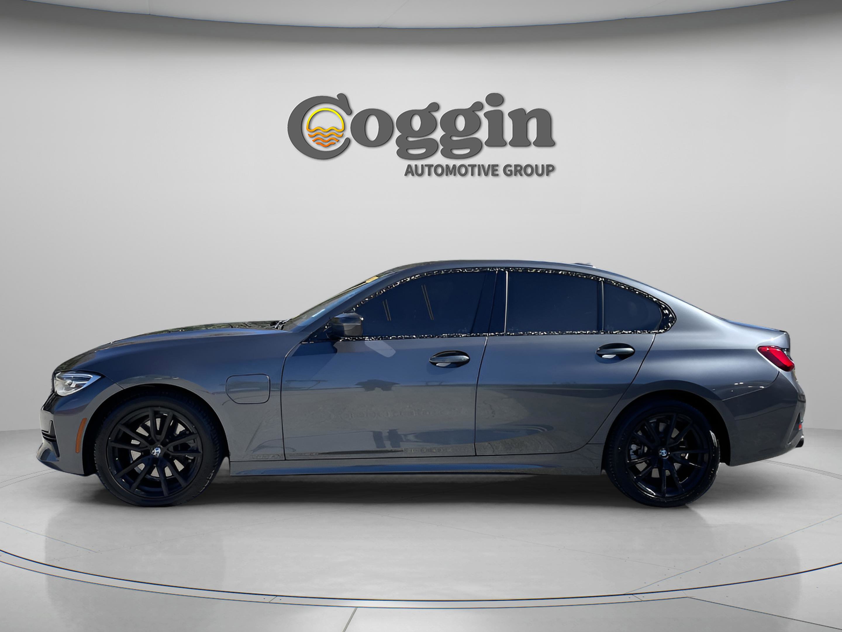 Used 2021 BMW 330e w/ Convenience Package image 3