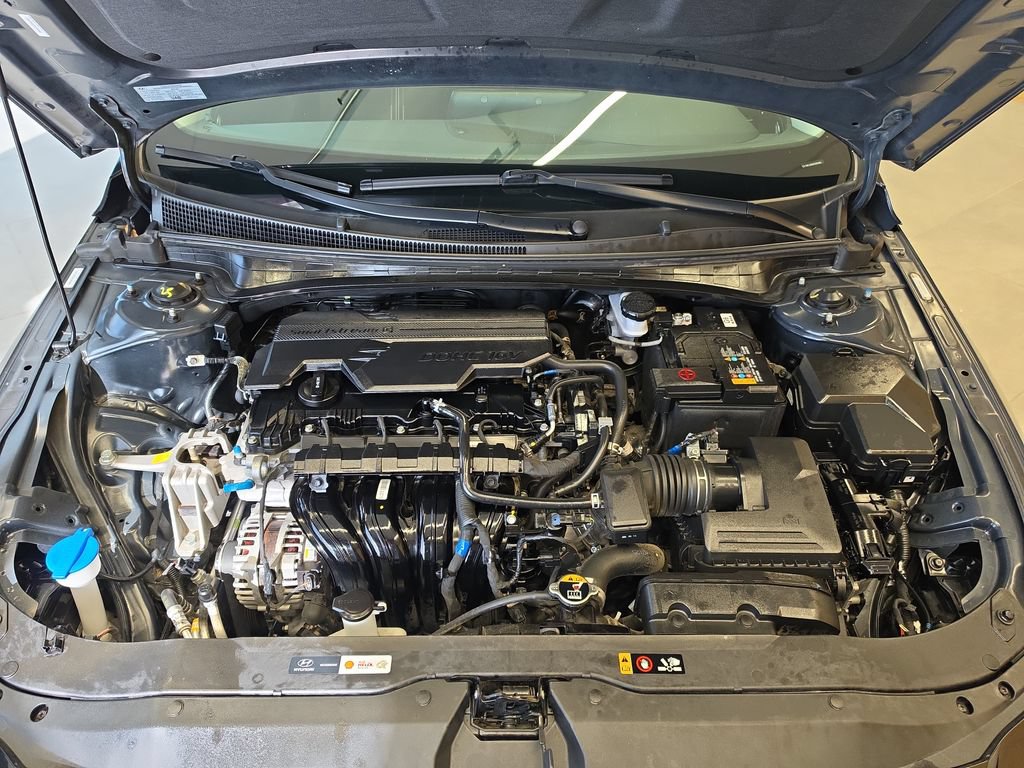 Used 2025 Hyundai Elantra SEL FWD image 29