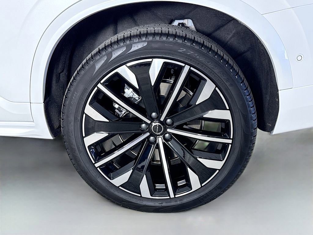 Certified 2026 Volvo XC90 B6 Plus w/ Protection Package Premier image 33
