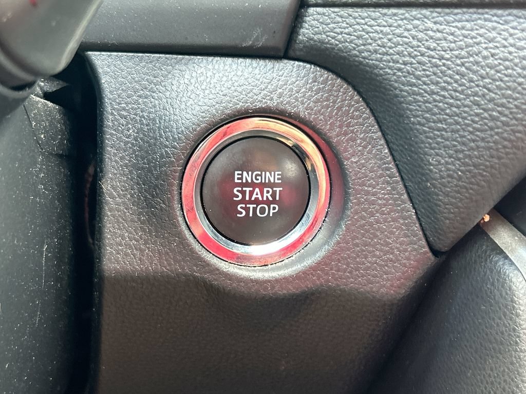 Used 2025 Toyota RAV4 XLE FWD image 19