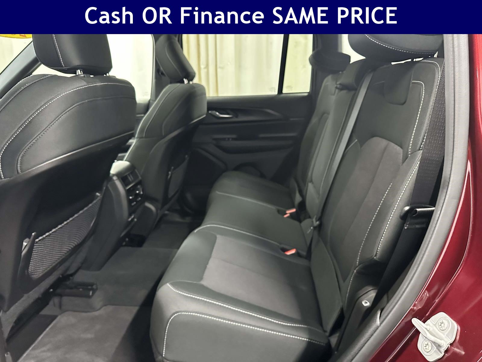 Used 2025 Jeep Grand Cherokee Laredo X w/ Luxury Tech Group I AWD/4WD image 14