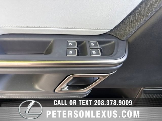 Used 2024 Rivian R1S Adventure AWD/4WD image 23