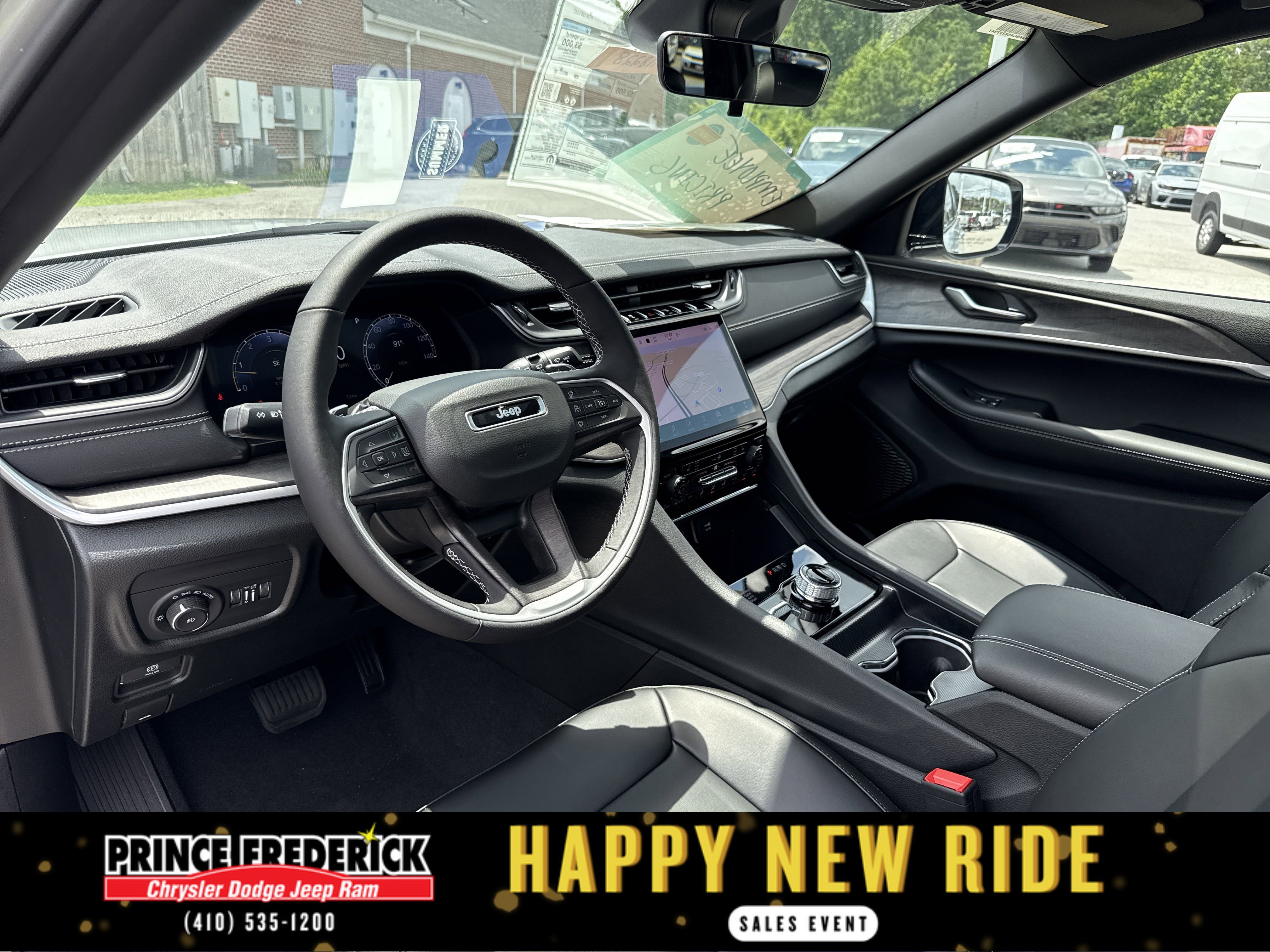 New 2025 Jeep Grand Cherokee L Limited w/ Black Appearance Package image 10