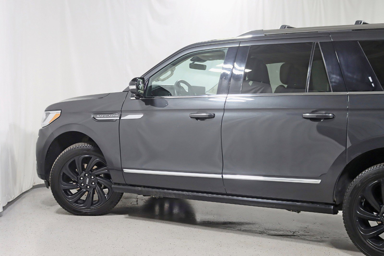 Used 2022 Lincoln Navigator L Reserve image 11