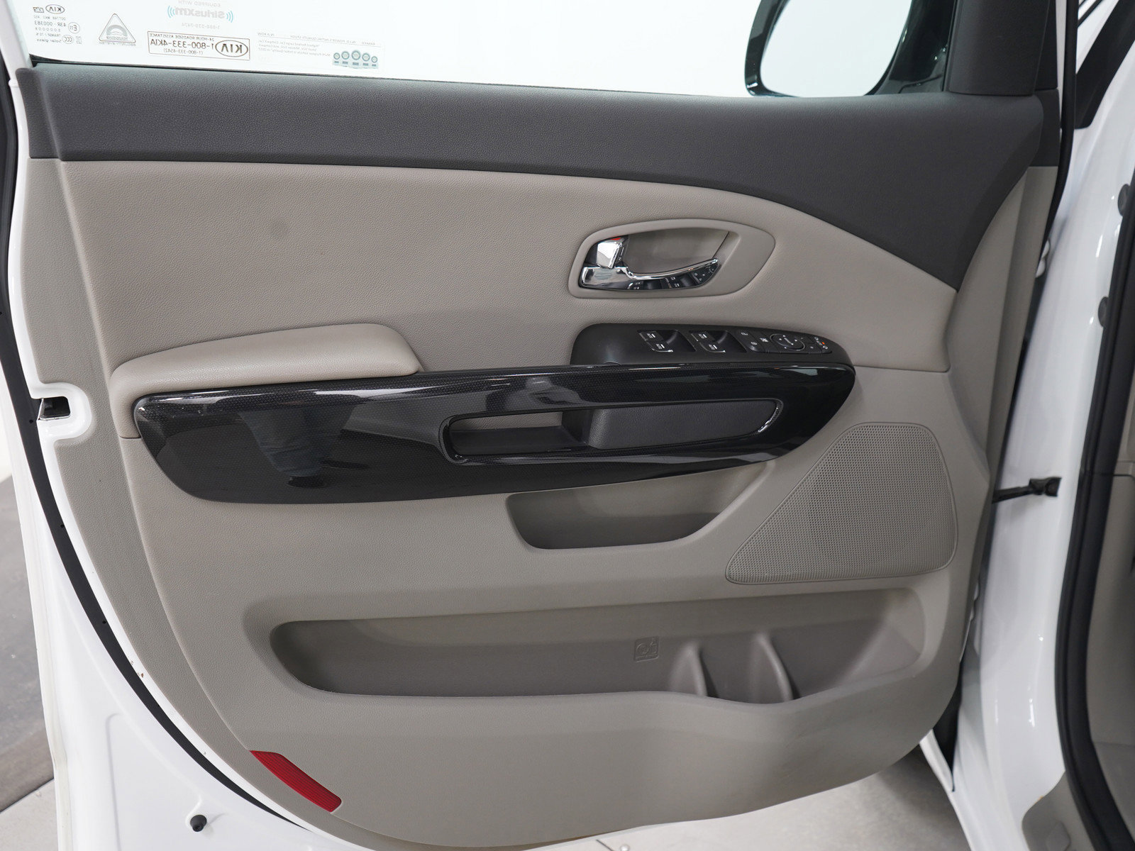 Used 2018 Kia Sedona EX image 24