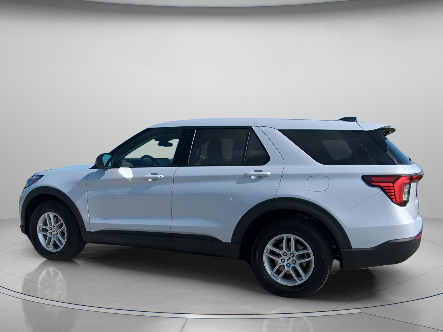 New 2026 Ford Explorer Active RWD image 18