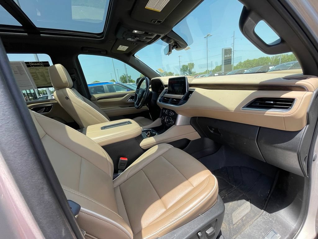 Used 2021 Chevrolet Tahoe Premier w/ Premium Package RWD image 26