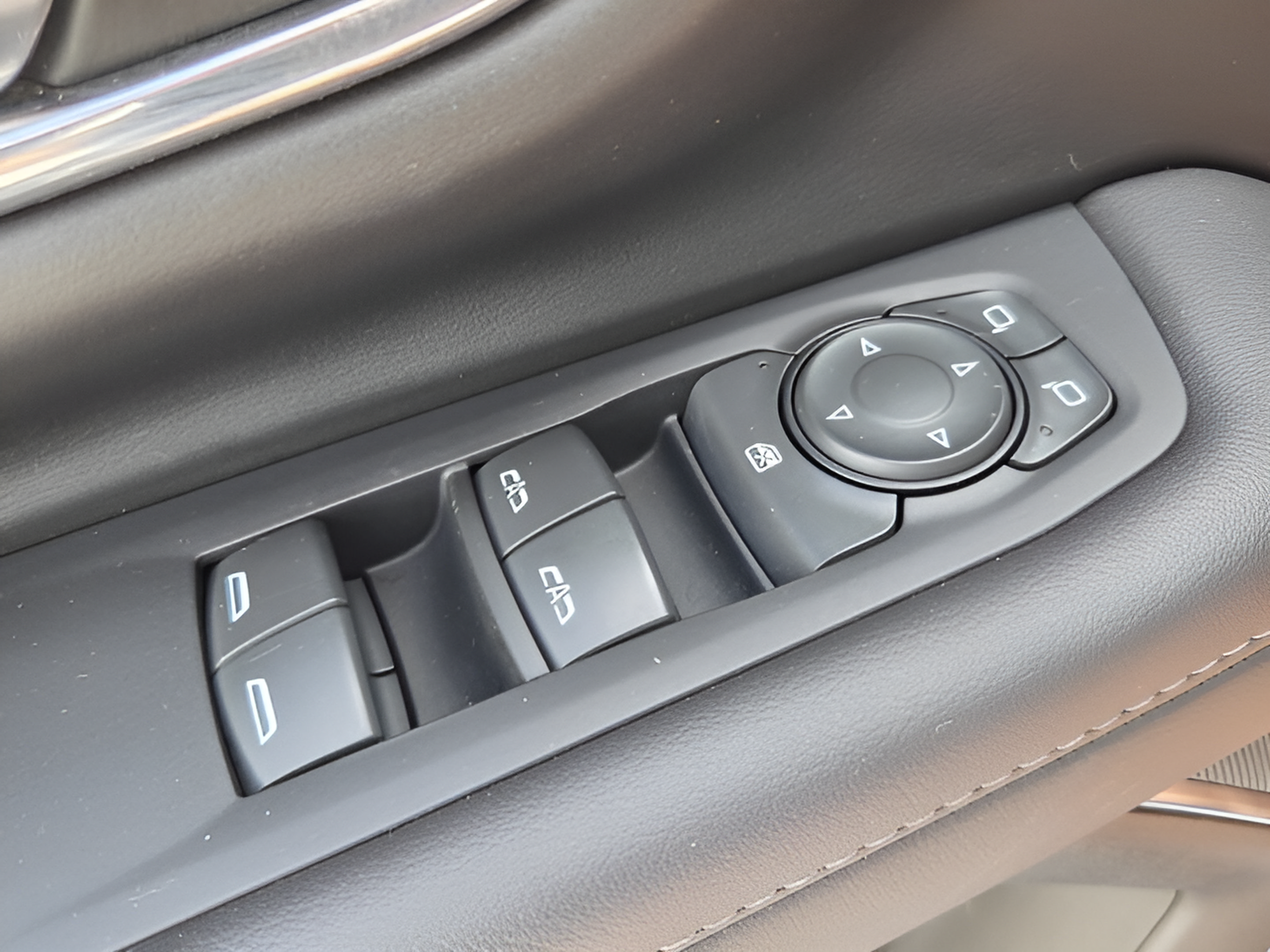 Certified 2023 Chevrolet Suburban LS RWD image 28