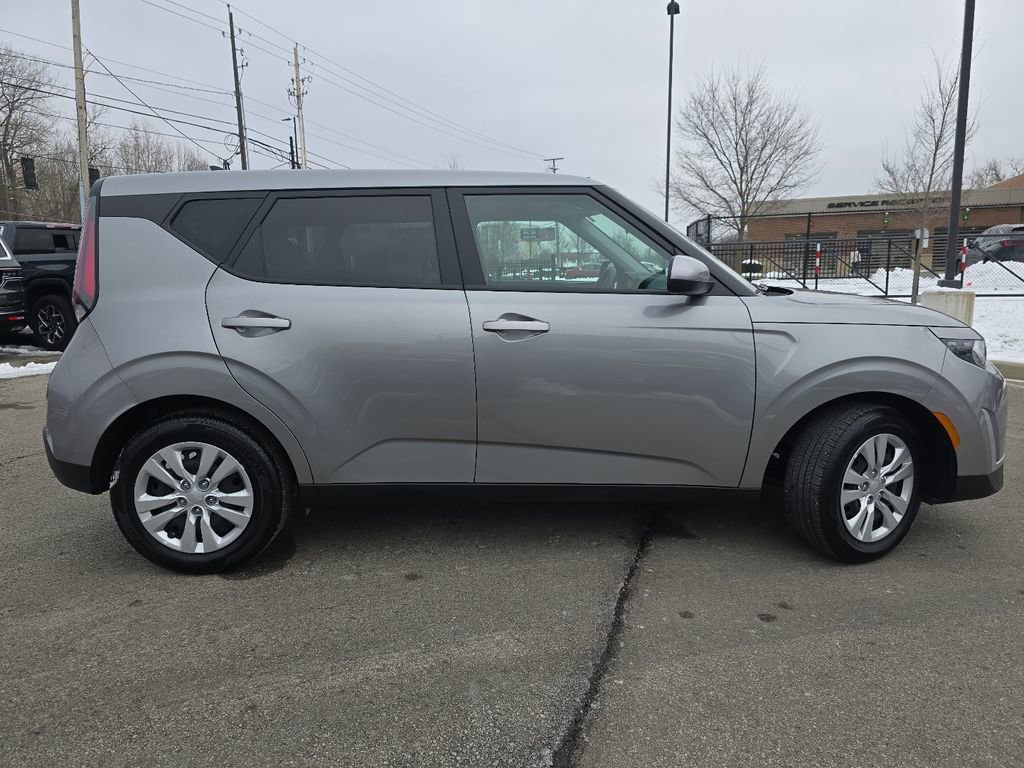 Used 2025 Kia Soul LX image 14