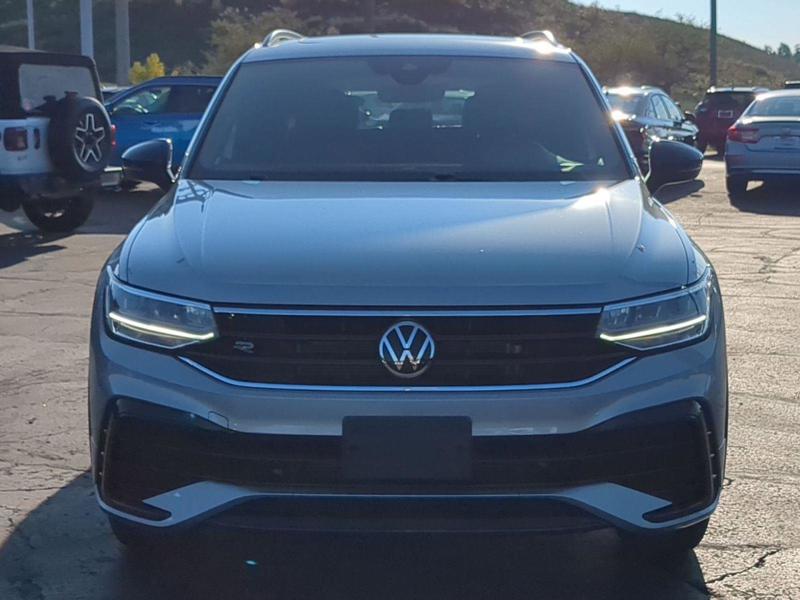 Used 2022 Volkswagen Tiguan SE R-Line image 9