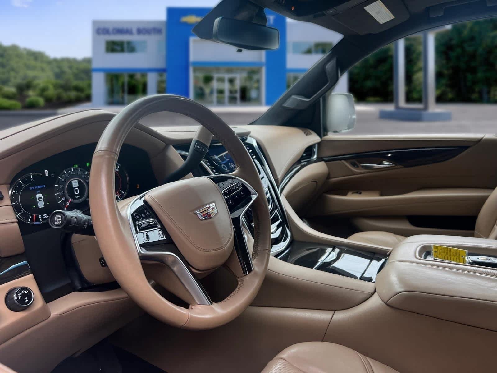 Used 2019 Cadillac Escalade Platinum AWD/4WD image 14