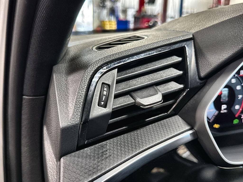 Used 2025 Audi Q3 2.0T Premium image 14