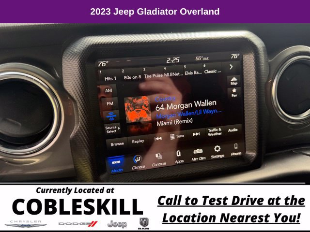Used 2023 Jeep Gladiator Overland AWD/4WD image 19