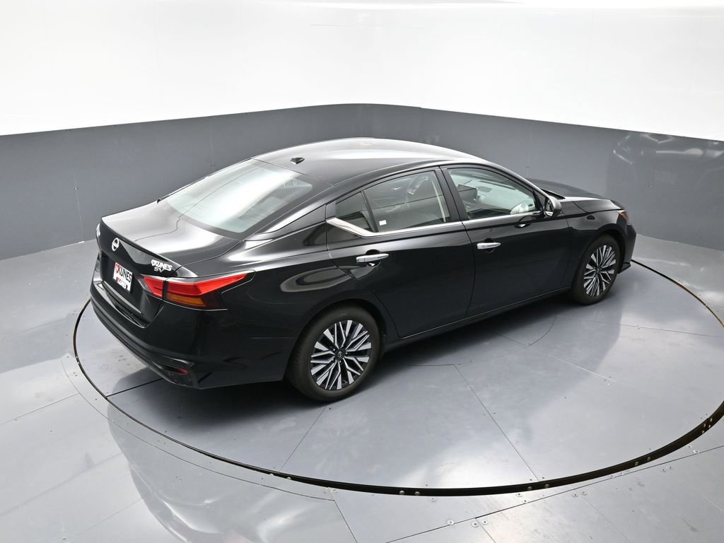 Used 2024 Nissan Altima 2.5 SV image 39