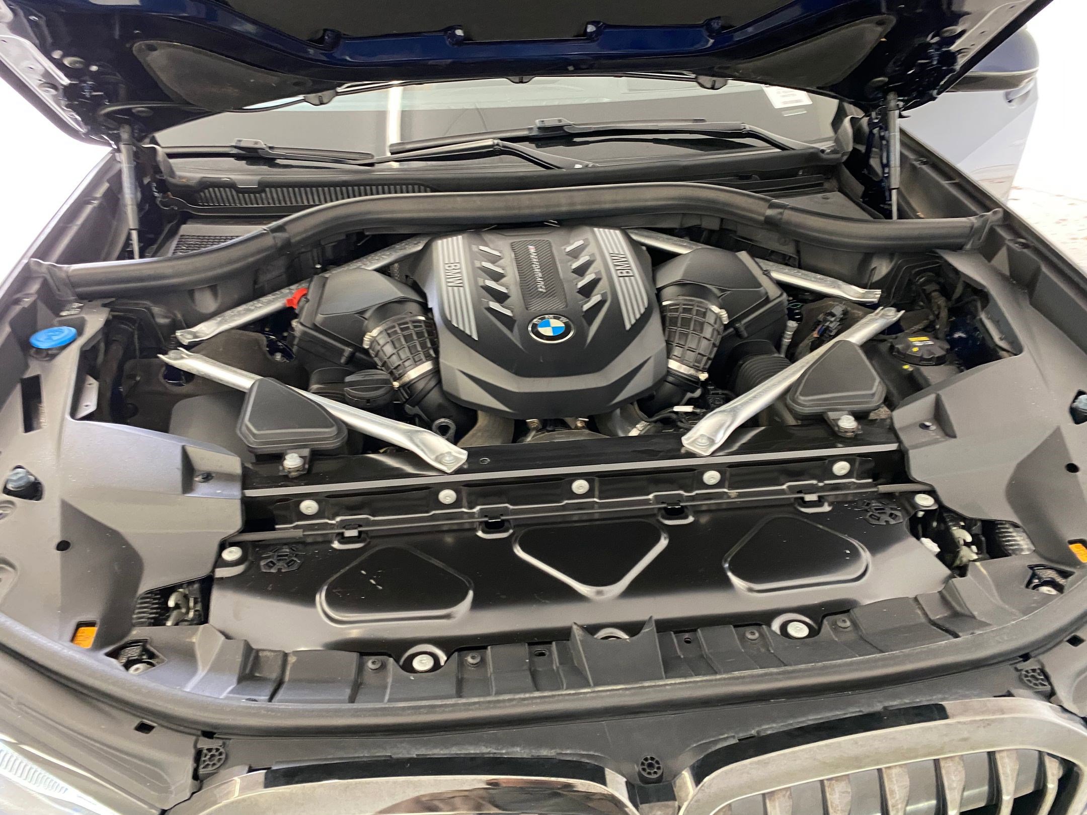 Used 2022 BMW X7 M50i w/ Dynamic Handling Package image 32