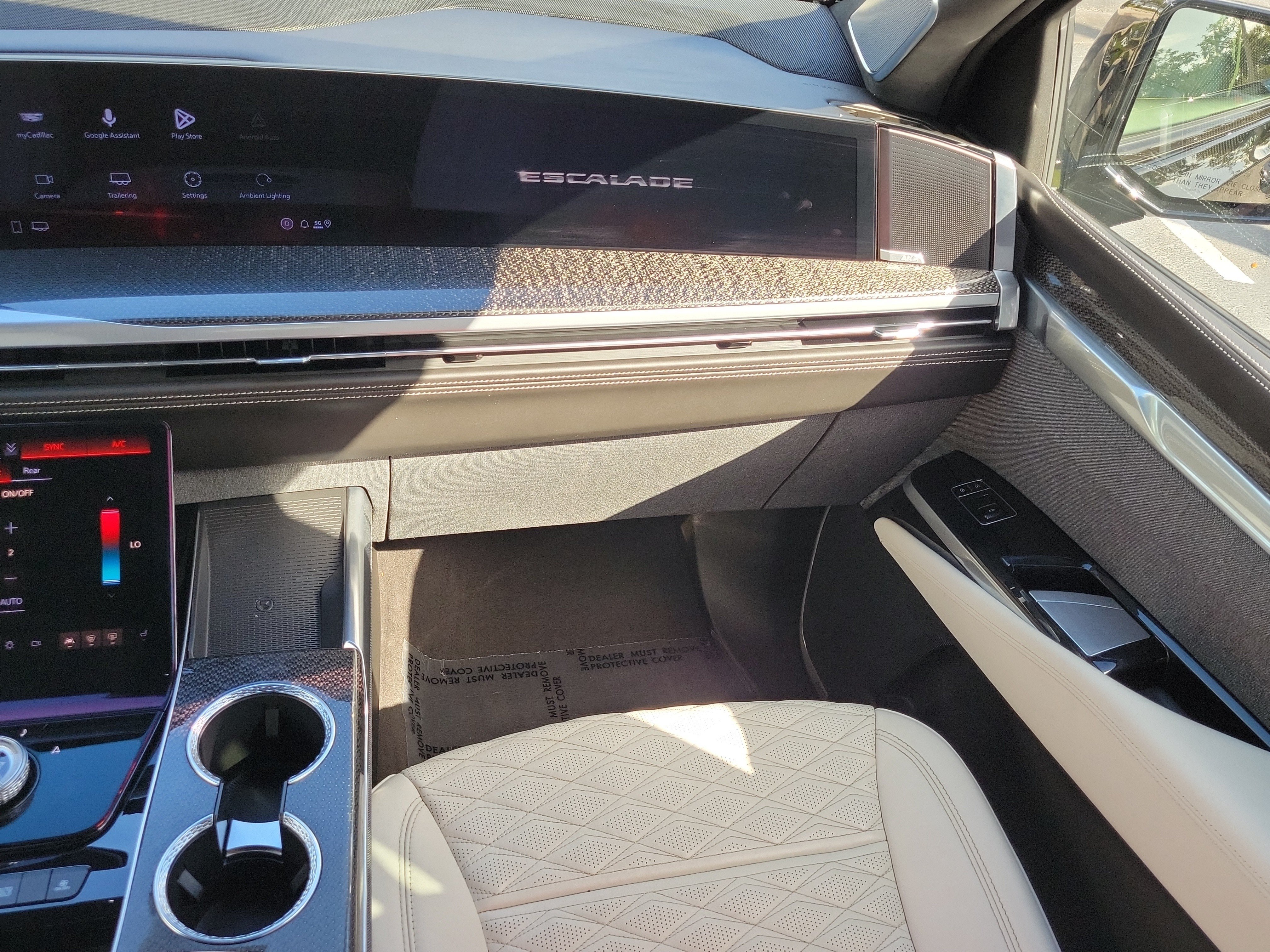 Used 2025 Cadillac Escalade ESV V AWD/4WD image 17