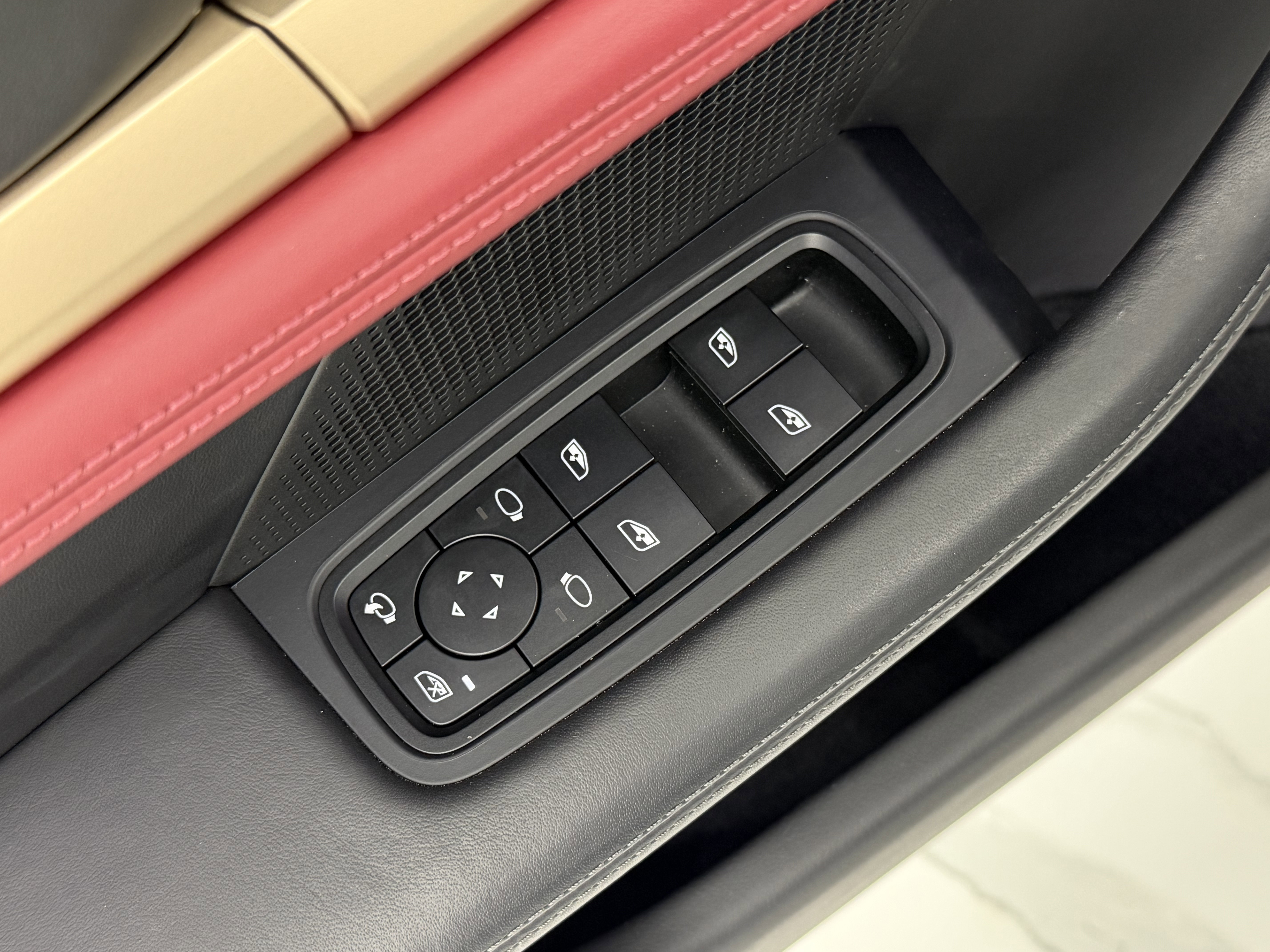 Certified 2023 Porsche Taycan 4S image 28