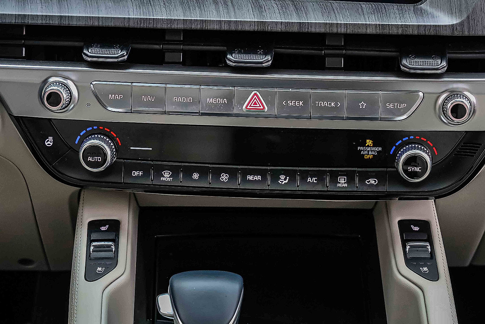 Used 2023 Kia Telluride EX w/ EX Captain's Chair Package image 13