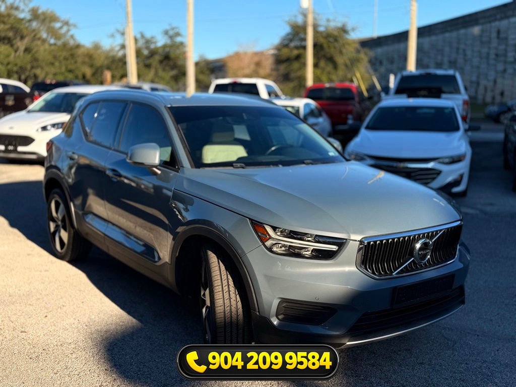 Used 2020 Volvo XC40 T5 Momentum w/ Protection Package Premier image 11