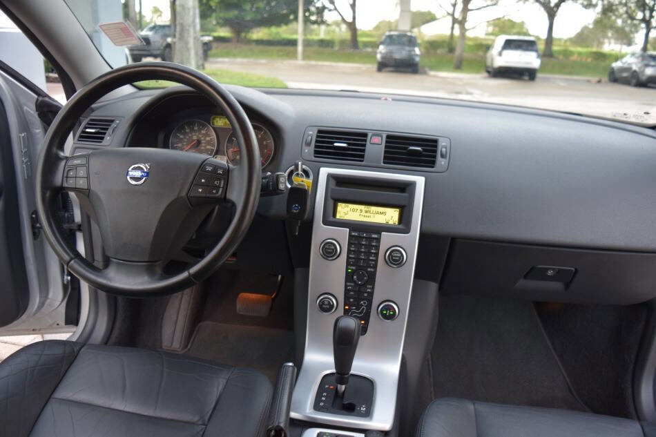 Used 2011 Volvo V50 T5 image 56