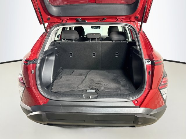 Used 2025 Hyundai Kona SE FWD image 34